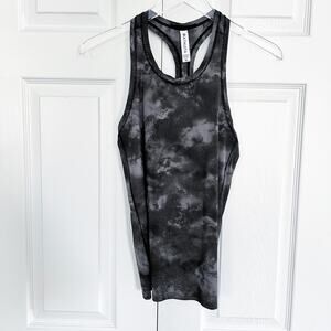 Athleta Ultimate Printed Train Tank Gray Black Camo Racerback Workout Top